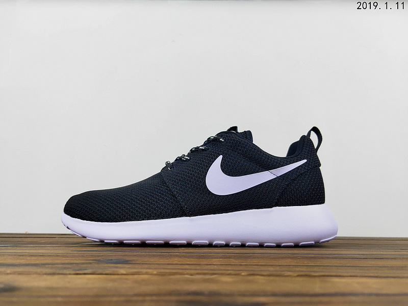 nike roshe run 2019